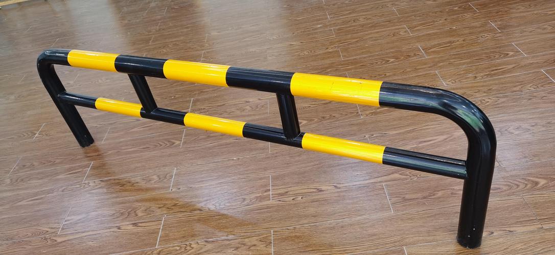 m型u型护栏钢管车位挡车器栏杆异型停车桩